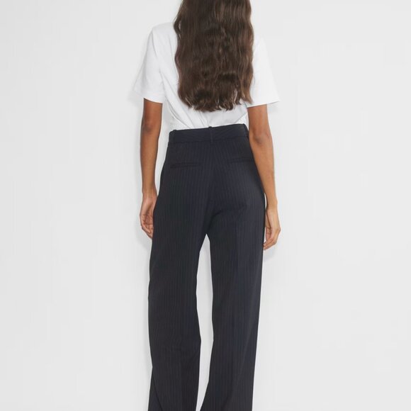 Aritzia The Effortless Pant™ - (Re)fined Pinstripe in size 4 - Picture 2 of 8